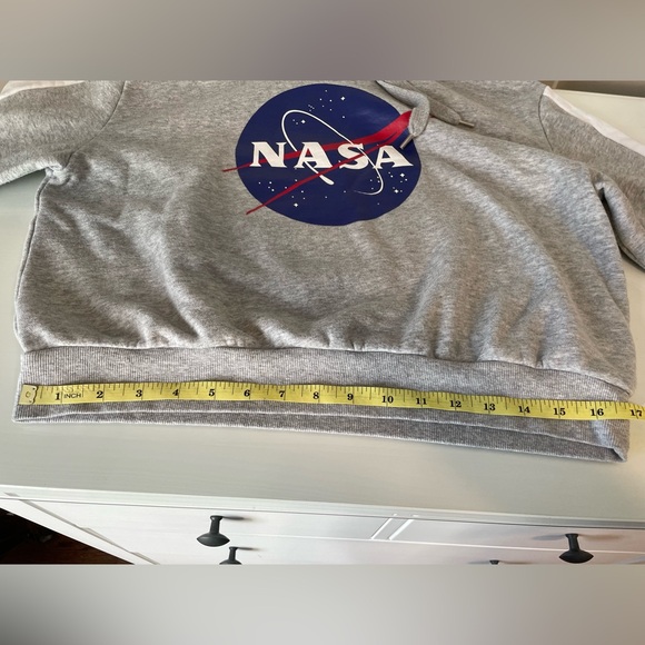 5 ADD ON! Lightly cropped Nasa hoodie - Picture 3 of 8